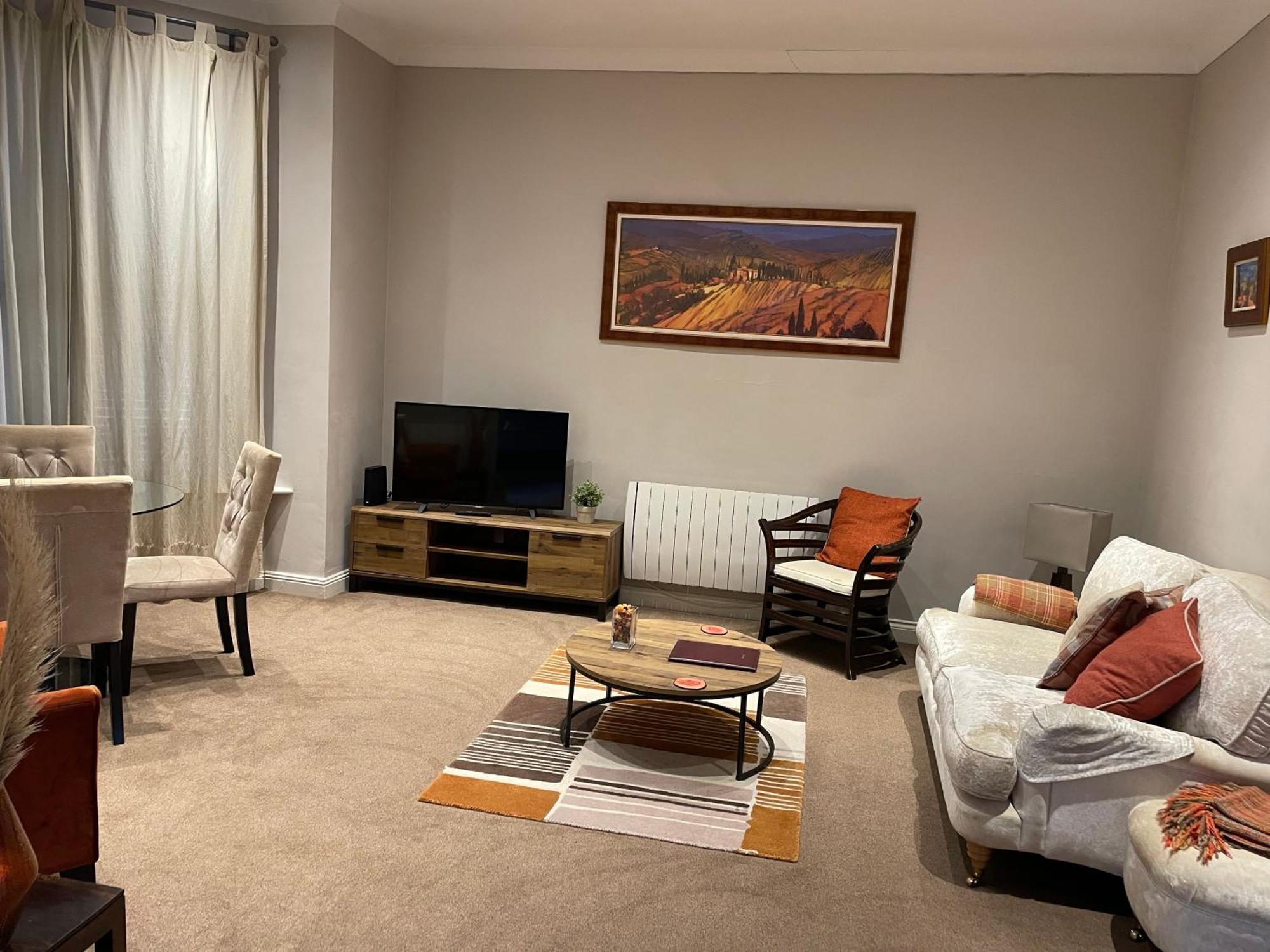 Number 10 Service Apartment - Danes เซาธ์แธมป์ตัน ภายนอก รูปภาพ