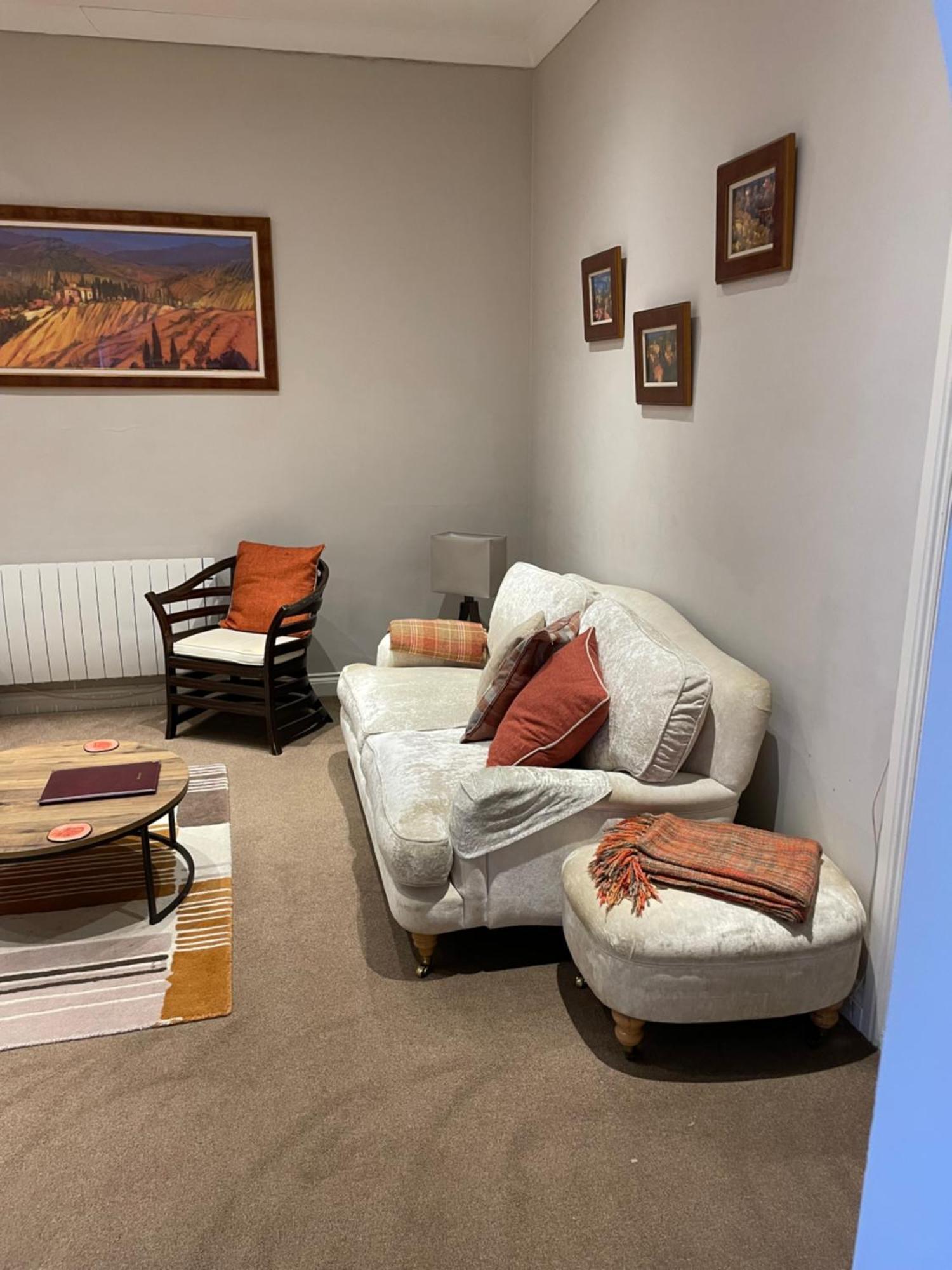 Number 10 Service Apartment - Danes เซาธ์แธมป์ตัน ภายนอก รูปภาพ